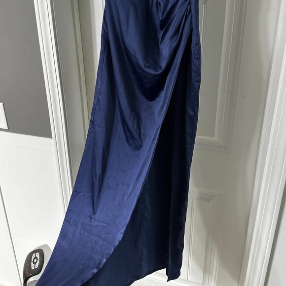 Formal Dress - Picture 3 of 4